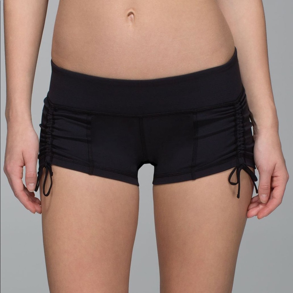 Lululemon got move shorts